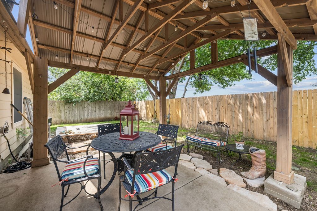 13621 Ponderosa Ranch Road, Fort Worth, TX 76262
