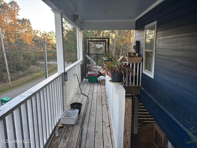 513 Poinsettia Drive, Bay Saint Louis, MS 39520