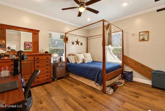 513 Poinsettia Drive, Bay Saint Louis, MS 39520