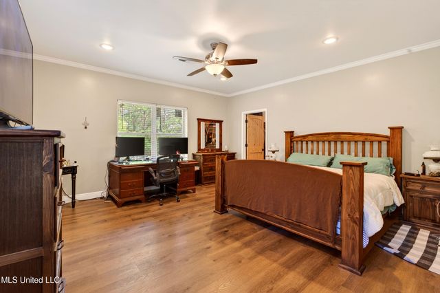 513 Poinsettia Drive, Bay Saint Louis, MS 39520