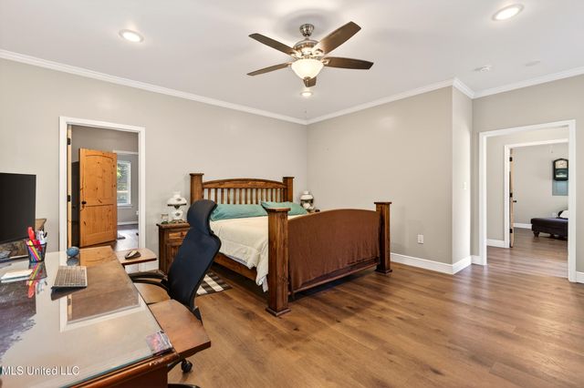 513 Poinsettia Drive, Bay Saint Louis, MS 39520