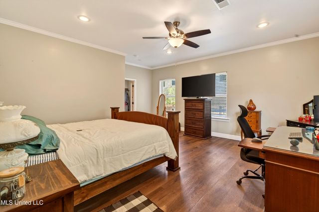 513 Poinsettia Drive, Bay Saint Louis, MS 39520