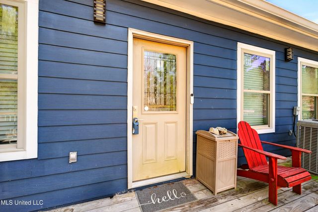 513 Poinsettia Drive, Bay Saint Louis, MS 39520