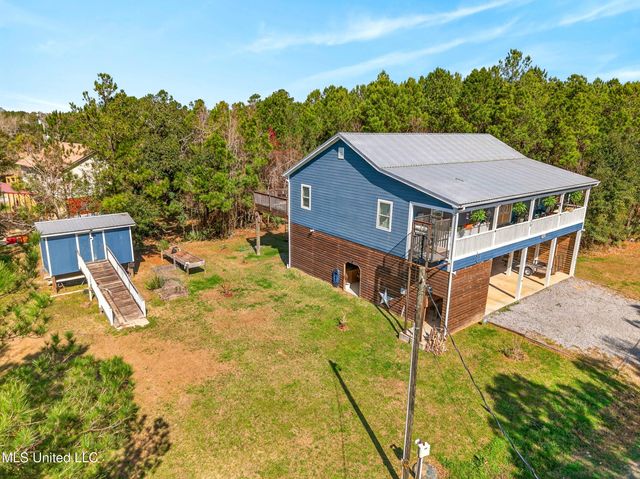 513 Poinsettia Drive, Bay Saint Louis, MS 39520