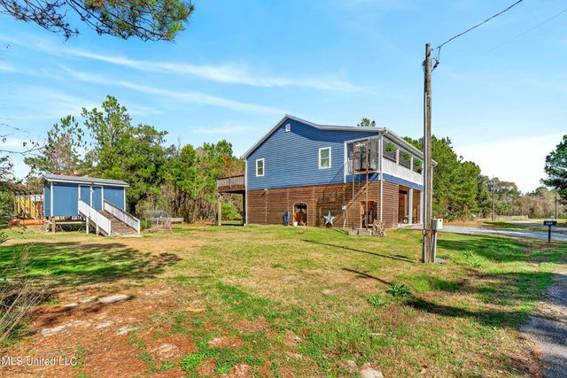513 Poinsettia Drive, Bay Saint Louis, MS 39520