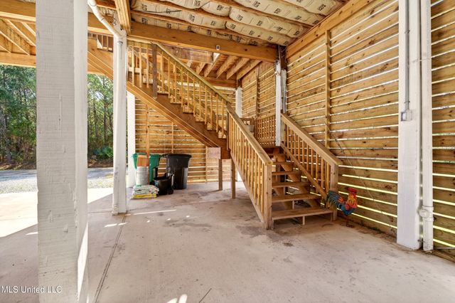 513 Poinsettia Drive, Bay Saint Louis, MS 39520