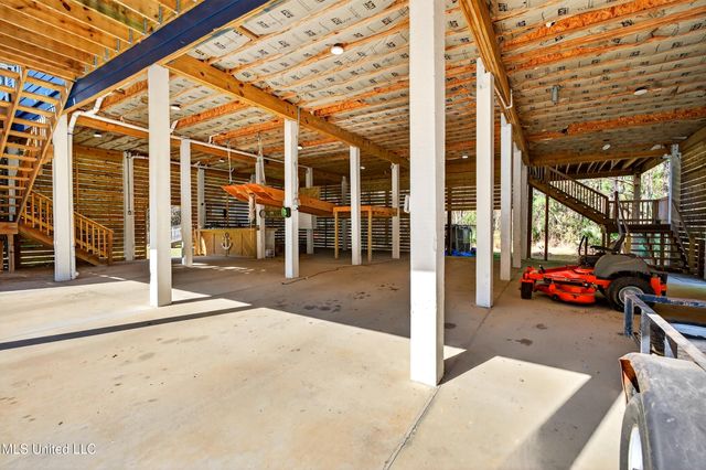 513 Poinsettia Drive, Bay Saint Louis, MS 39520