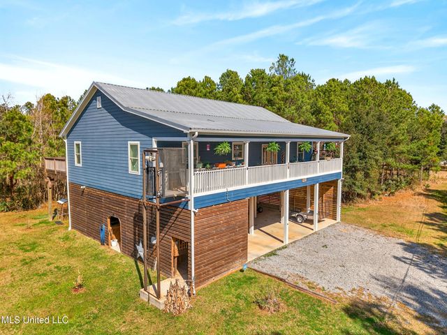 513 Poinsettia Drive, Bay Saint Louis, MS 39520