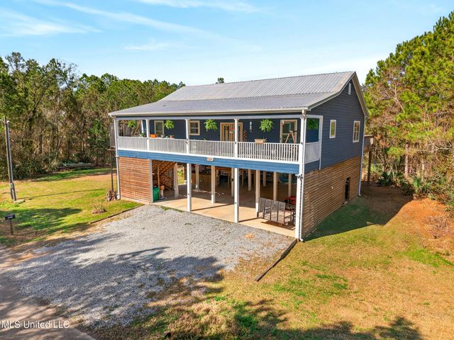 513 Poinsettia Drive, Bay Saint Louis, MS 39520