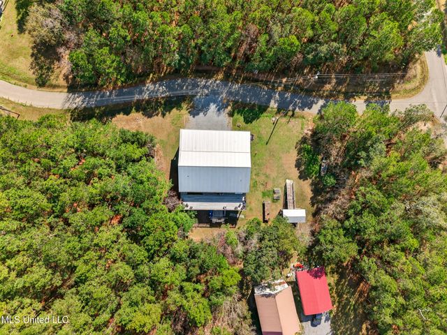 513 Poinsettia Drive, Bay Saint Louis, MS 39520