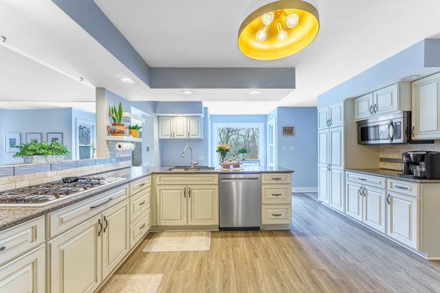 14103 Westwood Trail, Woodstock, IL 60098