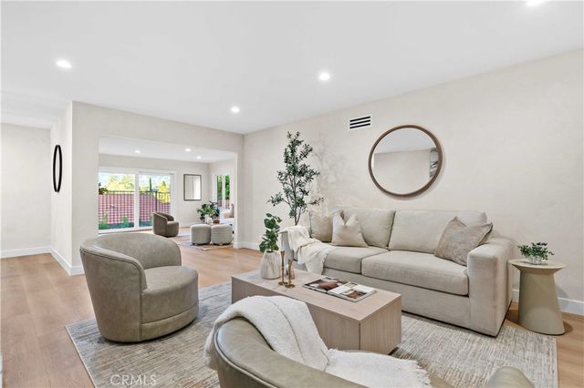 2108 El Arbolita, Glendale, CA 91208