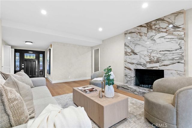 2108 El Arbolita, Glendale, CA 91208