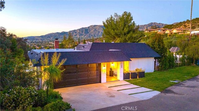 2108 El Arbolita, Glendale, CA 91208