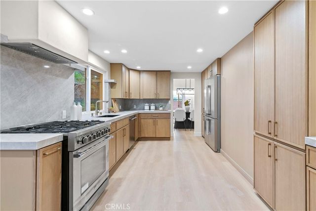 2108 El Arbolita, Glendale, CA 91208