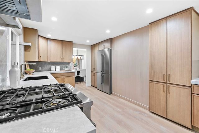 2108 El Arbolita, Glendale, CA 91208