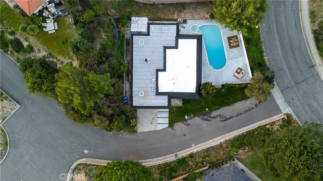 2108 El Arbolita, Glendale, CA 91208