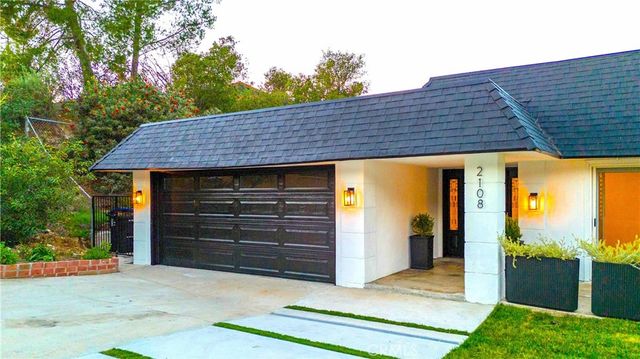 2108 El Arbolita, Glendale, CA 91208