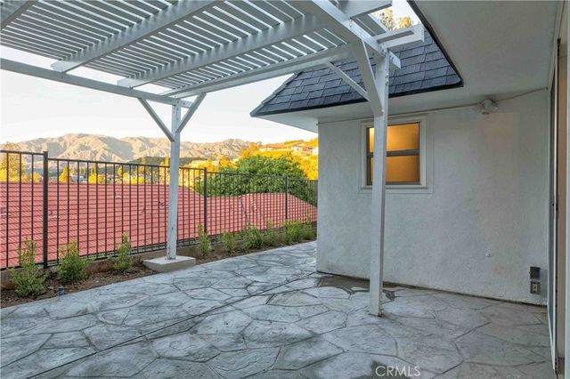 2108 El Arbolita, Glendale, CA 91208