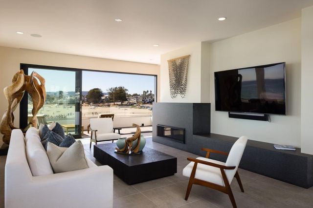 2900 E Cliff Drive, Santa Cruz, CA 95062