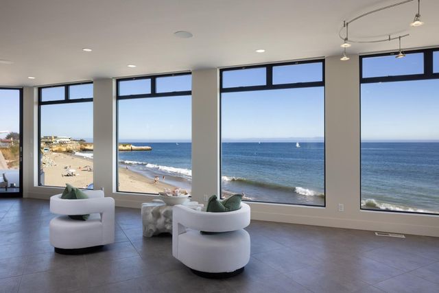 2900 E Cliff Drive, Santa Cruz, CA 95062