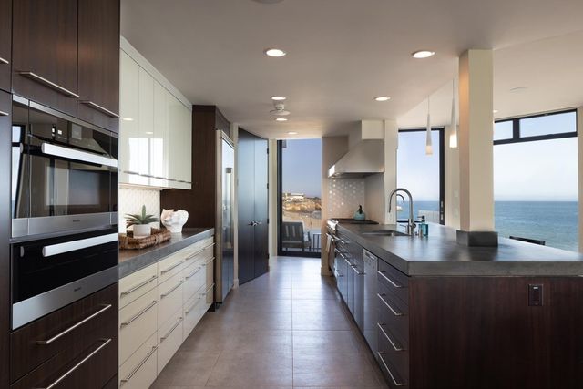 2900 E Cliff Drive, Santa Cruz, CA 95062