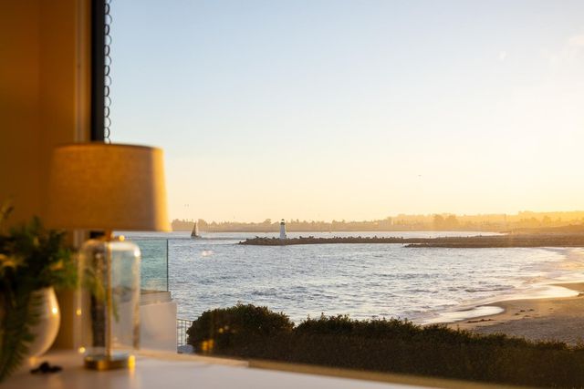 2900 E Cliff Drive, Santa Cruz, CA 95062