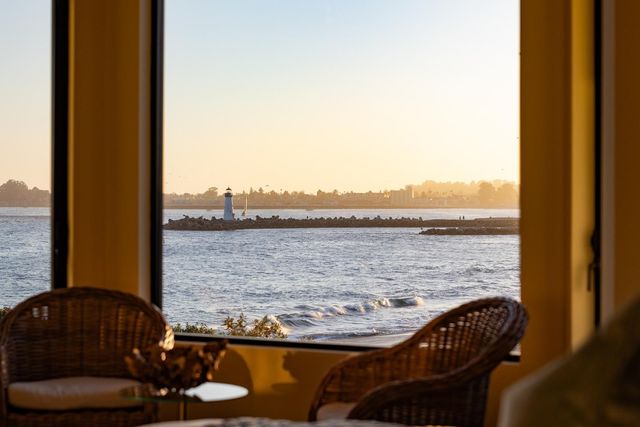 2900 E Cliff Drive, Santa Cruz, CA 95062