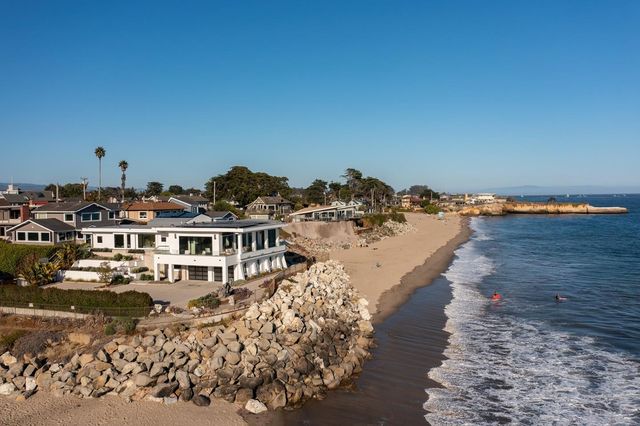 2900 E Cliff Drive, Santa Cruz, CA 95062