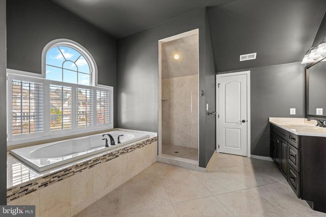 3804 BALDWIN LN, Newtown Square, PA 19073