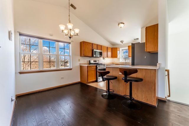 2503 Sheehan Drive 201, Naperville, IL 60564