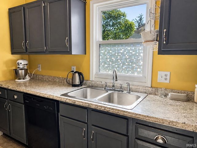 730 Ridgewood Drive, Fort Wayne, IN 46805