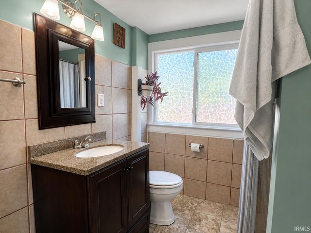 730 Ridgewood Drive, Fort Wayne, IN 46805