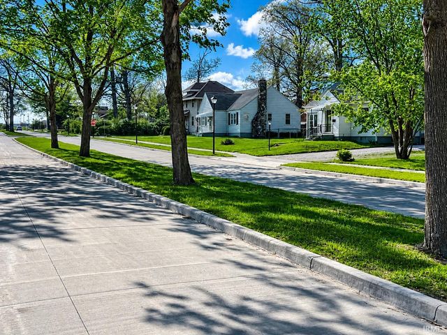 730 Ridgewood Drive, Fort Wayne, IN 46805