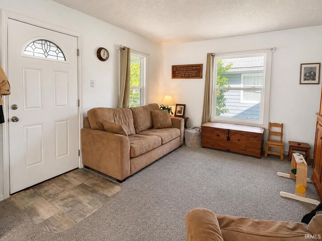 730 Ridgewood Drive, Fort Wayne, IN 46805