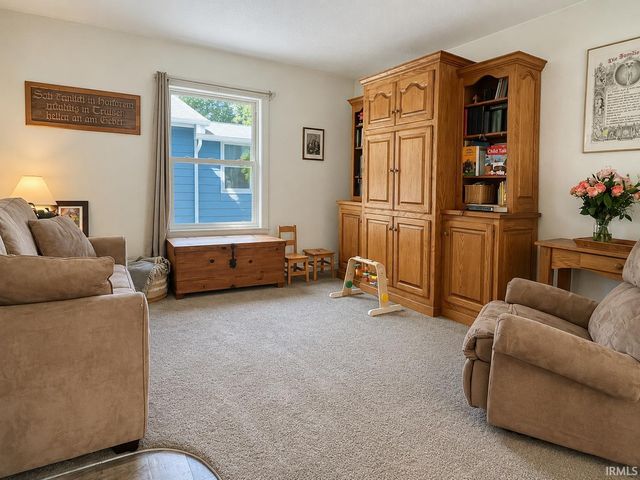 730 Ridgewood Drive, Fort Wayne, IN 46805