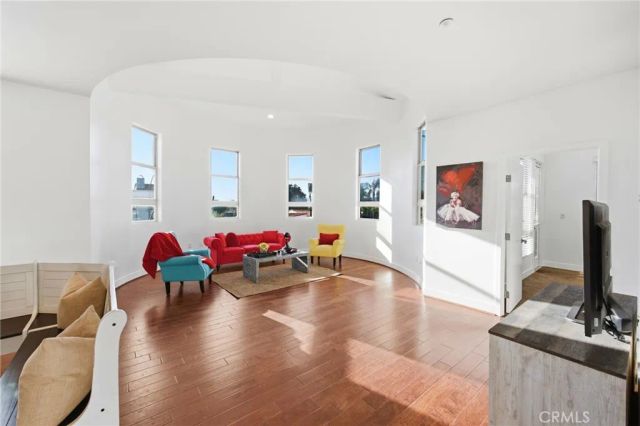 506 S Brea, Brea, CA 92821