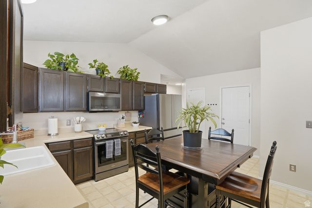 3076 S ALDERSTONE BAY, West Valley City, UT 84128