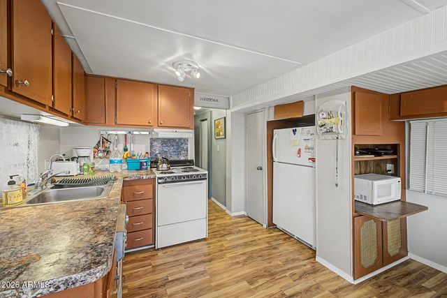 118 E BARREL CACTUS Lane, Florence, AZ 85132