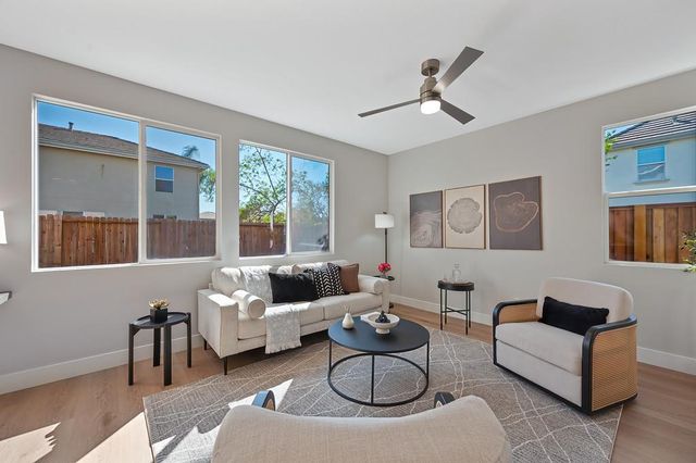 2064 Morgan Way, Yuba City, CA 95993