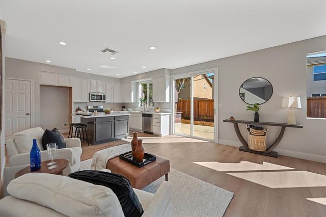 2064 Morgan Way, Yuba City, CA 95993