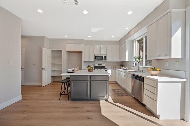 2064 Morgan Way, Yuba City, CA 95993