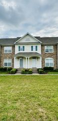 1028 McKenna Dr, Thompsons Station, TN 37179
