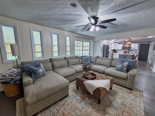 1703 Oak Knolls Road, Charleston, WV 25314
