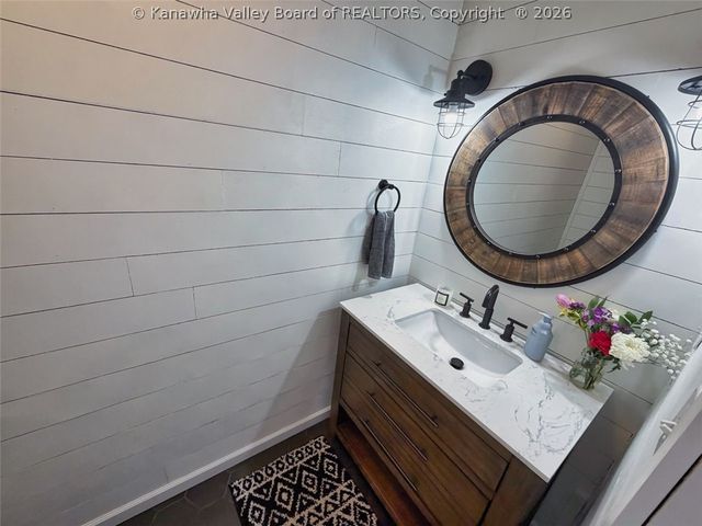 1703 Oak Knolls Road, Charleston, WV 25314