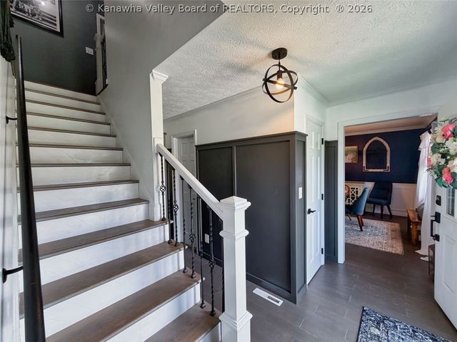 1703 Oak Knolls Road, Charleston, WV 25314