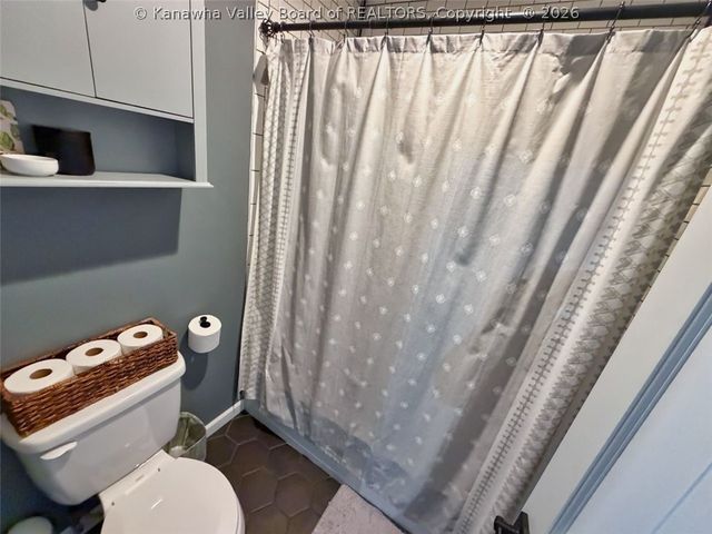 1703 Oak Knolls Road, Charleston, WV 25314
