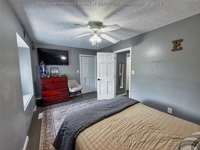 1703 Oak Knolls Road, Charleston, WV 25314