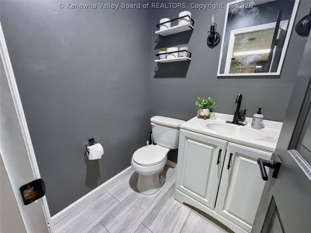 1703 Oak Knolls Road, Charleston, WV 25314