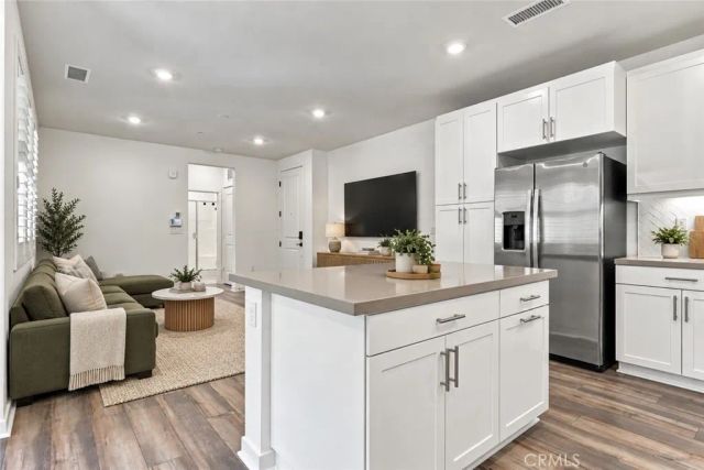 6123 Valentina way 303, Eastvale, CA 92880